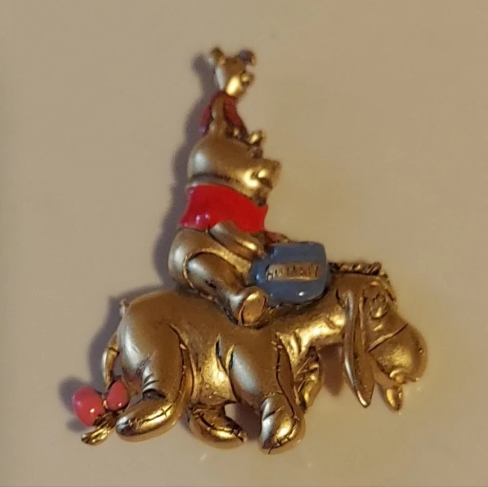 Vintage Disney Winnie the Pooh Eeyore and Piglet Pin Brooch Gold Tone Enamel bag - Picture 5 of 6